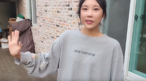 최근 불공정계약 논란을 빚은 유튜버 덕자의 마지막 방송.