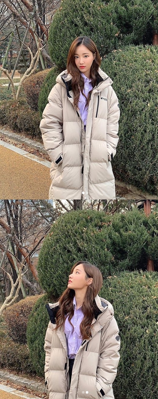 Yeon Woo, from group Momoland, showed off her innocent beauty.Yeon Woo posted two photos and posts on his Instagram account on the 9th.In the post, Yeon Woo released his photo with the article Good smell of winter.In another photo, Yeon Woo caught her eye with a sideline that showed off her slender jawline and a stiff nose.Yeon Woo appeared on TVN Drama Nida Chollima Mart which ended on the 6th.