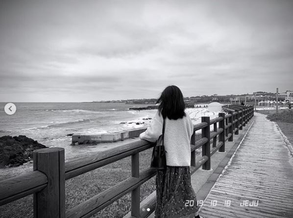 Actor Baek Jin-hee has released a Travel photo on Jeju Island.Baek Jin-hee posted two photos on her Instagram on the 9th day with an article entitled One Memories.In the open photo, Baek Jin-hee enjoys Travel on the road where the sea is visible.The black and white photographs made me feel a clean atmosphere, and the netizens responded enthusiastically such as there is an atmosphere and the scenery is cool and everyday picture.Meanwhile, Baek Jin-hee appeared in the KBS2 drama You Can Die, which ended in December 2018.Photo: Baek Jin-hee SNS