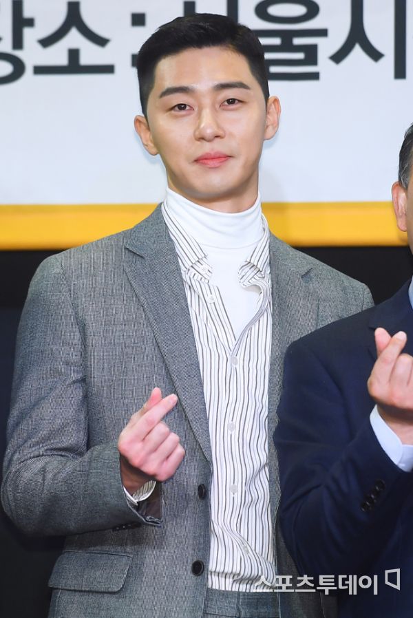 Actor Park Seo-joon was hit by hackinginging into the YouTube channel.On October 10, Awesome E & T said, On the morning of the 9th, we detected activities that seemed to have been hackinginged, such as blocking access to managers and deleting posts on our personal YouTube channel, said Awesome E & T. He said.We will formally ask the Cyber ​​Investigation Service for illegal activities that create anxiety, and we will inform you of the suspension of the Record PARK channel until accurate identification of the damage is made.Park Seo-joon also announced this through his SNS on the day, saying, I feel sick because I have been deleted from my memories. I hope there will be no secondary damage.Park Seo-joon will meet with viewers in 2020 with JTBCs new drama ItaeOne Clath.