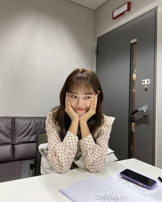 Group Gugudan member Sejeong boasted fresh beauty.Gugudans official Instagram page said on December 11, Thanks to the fibrillation today, positive energy full charge is completed.I will meet you at the show champ a little while (Gugudan official fandom name) and the photo was posted.The picture shows Sejeong smiling brightly, and the fresh atmosphere of Sejeong catches the eye. Sejeongs disappearing small face size and cute eyes are also outstanding.The fans who responded to the photos responded to It is really cute, It is a charm that I have to love and It is so beautiful.delay stock