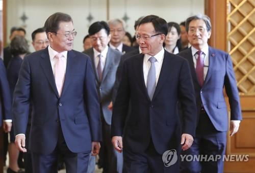 文대통령, 신임대사들에게