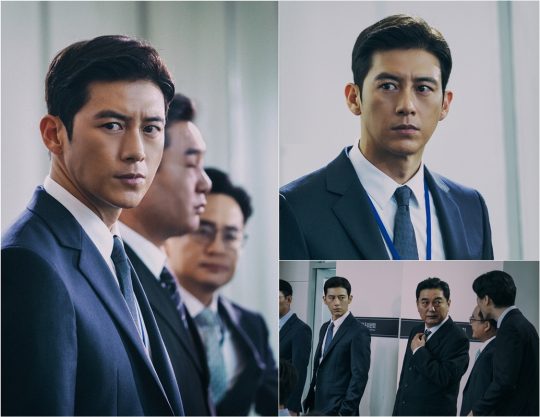 TVNs new tree drama Money game released Corianders first still cut on the 12th.Money game is a work that shows the confrontation between the breathless struggle and sharp beliefs of those who want to prevent national tragedy in the worst financial scandal.Director Kim Sang-ho, who has been recognized for his production in various genres such as Spring Comes, Spring, Arang Satojeon and Hwajeong, took megaphones.Coriander is the son of the best economist in Korea, but he will show off his charisma by taking charge of Chae Heon, an economic bureaucrat who hides his gold spoon and does his best to be recognized by himself.Coriander, who was released on the day, makes his piece-like appearance more prominent with a suit fit that looks like a ruler.Therefore, attention is focused on what Coriander, who showed deep acting in each work, will show through Money game.Coriander, who has been working on filming Money game since summer, said, The drama is really good and the more I shoot, the more fun it is. I am working on shooting while wondering how to digest a given scene more fun and meaningfully.Coriander said, When I play Chae Yi-heon, I am careful not to be a fictional character but to feel like a person who can easily meet around us.I will do my best to show Chae I-heon, a wonderful man with patriotism, responsibility and firm faith and a confident bureaucrat, he said.Money game will be broadcasted for the first time in January 2020.