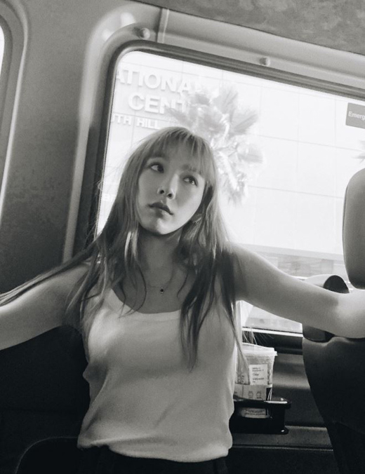 Singer Taeyeon from Girls Generation of the girl group boasted an extraordinary Aura.Taeyeon posted a number of photos on his personal instagram on the 11th. Taeyeon in the public photo is staring at the camera in a black and white filter and making a faint expression.The netizens who watched this made various comments such as Taeyeon is cool, It is so beautiful and Taeyeon is watching.Meanwhile, Taeyeon has been an official cover song artist in Korea for the movie Winter Kingdom 2 OST Into the Unknown End Credit Version.