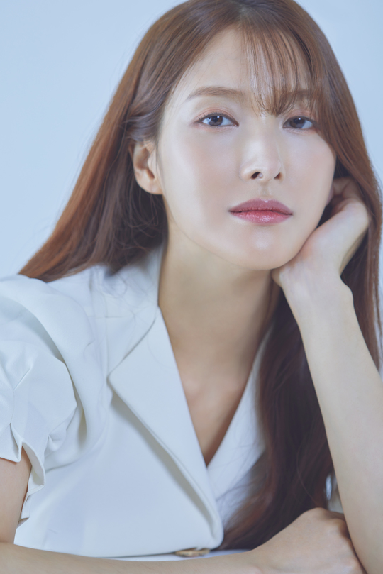 A new profile of Actor Park Gyuri from the group KARA has been unveiled.Park Gyuris agency Citi Global announced on December 12 that it is the first step to move forward with Actor by releasing a profile photo of Park Gyuri.Park Gyuri has taken a new profile to announce that it will accelerate its activities in 2020, he said.Finally, the agency said, We have been preparing for solid acting ability, so we will be faithful to any role in 2020 as an actor.hwang hye-jin