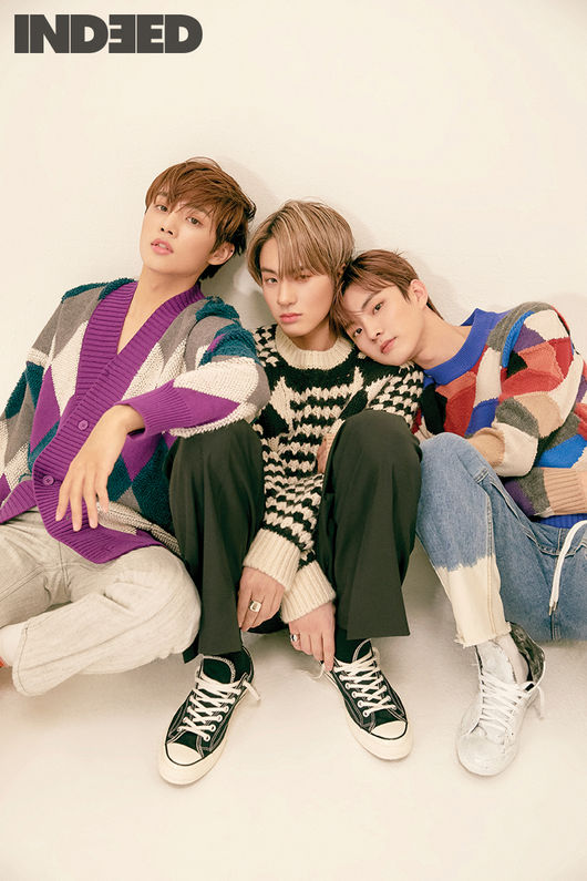 Members of the group The Boyz (THE BOYZ) Kew, Sun Woo and Eric Mun have emanated their distinctive charm.Members of The Boyz, Sun Woo and Eric Mun in the picture photo of the fashion trend magazine INDED vol.5 emanated a clean boy beauty in a colorful knit full of winter sensibility.In addition, the picture dressed in black and white showed a soft charisma and showed off the charm of the pale color.This picture of Indied was conducted under the theme Get Lifted.The Boyz, who is growing up day by day with a cold wind, reinterprets the warm knit full of winter sensibility in their own atmosphere and completes a unique picture.As such, pictures and interviews with the colorful charm of The Boyz can be found in Indied vol.5, and digital films with various images will be released on the official Instagram of Indied.Meanwhile, The Boyz, which released a full remake of the hit song White by senior girl group Finkle on the 6th, celebrated the second anniversary of debut, opened a successful launch of the debut first European tour The Boyz 2019 Europe Tour - Dreamlike (DREAMLIKE) in Germany on the 11th.The tour will start with Germany and will lead to four European countries including France, the UK and the Netherlands.indide