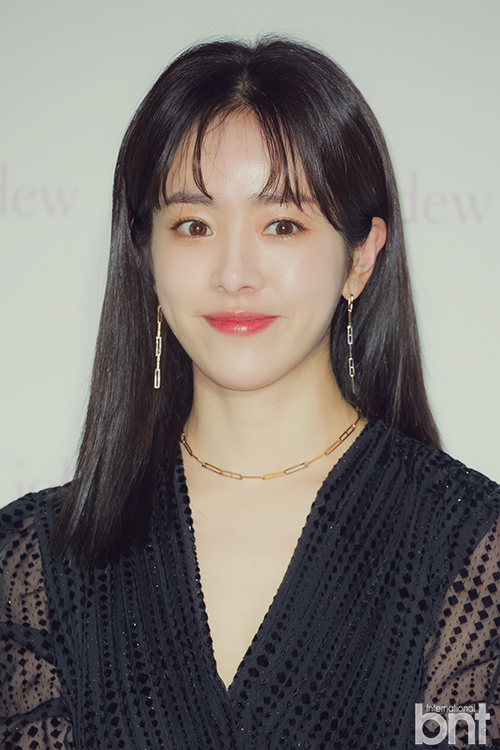 The 30th anniversary was founded by the local Jewelry Brand GoldendewTo celebrate the event, a photo call event for the Diamond is You Talk Concert was held at CGV in Apgujeong, Gangnam-gu, Seoul on the afternoon of the 12th.Actor Han Ji-min has photo time.news report