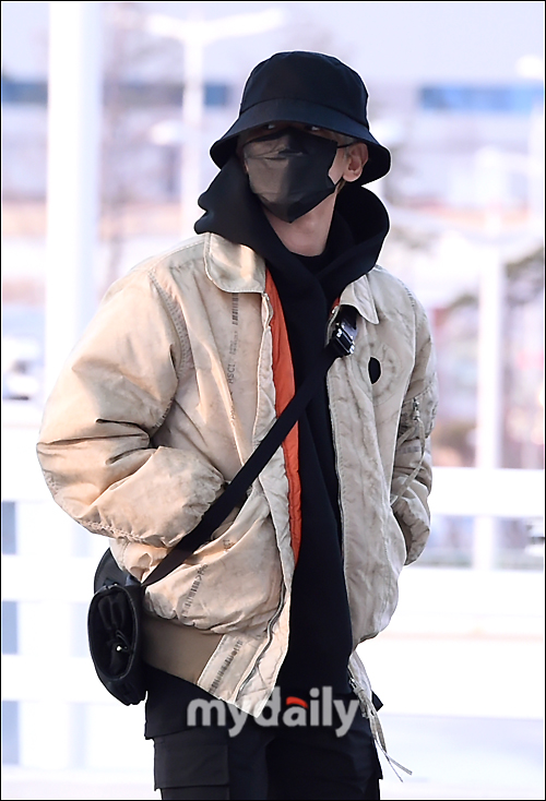 EXO Baekhyun is leaving for Malaysia Kuala Lumpur through the Incheon International Airport on the afternoon of the 13th for overseas schedule.