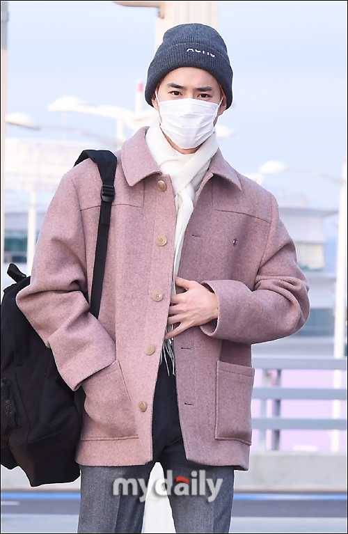 EXO Suho is leaving for Malaysia Kuala Lumpur through the Incheon International Airport on the afternoon of the 13th for overseas schedule.