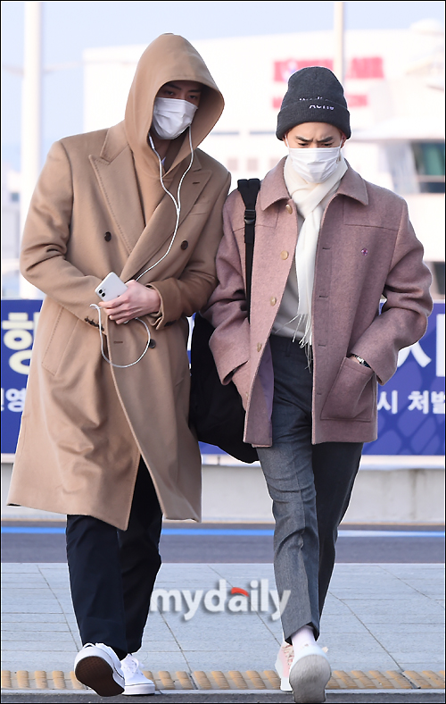 EXO Sehun and Suho are leaving for Malaysia Kuala Lumpur via the Incheon International Airport on the afternoon of the 13th for overseas schedules.