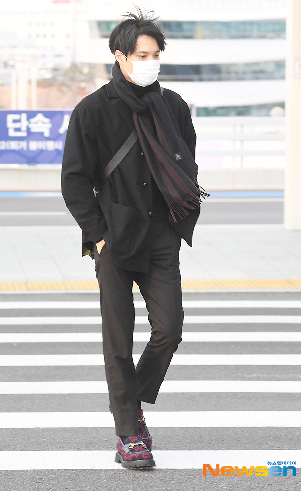 Group EXO (EXO) Kai departs for Kuala Lumpur via the Incheon International Airport in Unseo-dong, Jung-gu, Incheon, on December 13 afternoon.useful stock