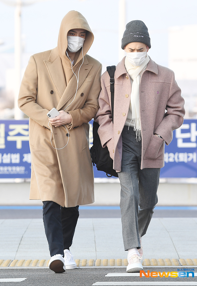 Group EXO Sehun, Suho departs for Kuala Lumpur via the Incheon International Airport in Unseo-dong, Jung-gu, Incheon on December 13 afternoon.useful stock