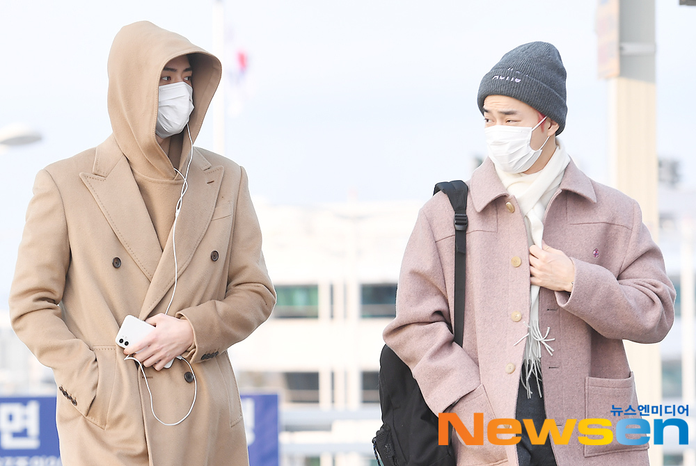 Group EXO Sehun, Suho departs for Kuala Lumpur via the Incheon International Airport in Unseo-dong, Jung-gu, Incheon on December 13 afternoon.You Yong-ju