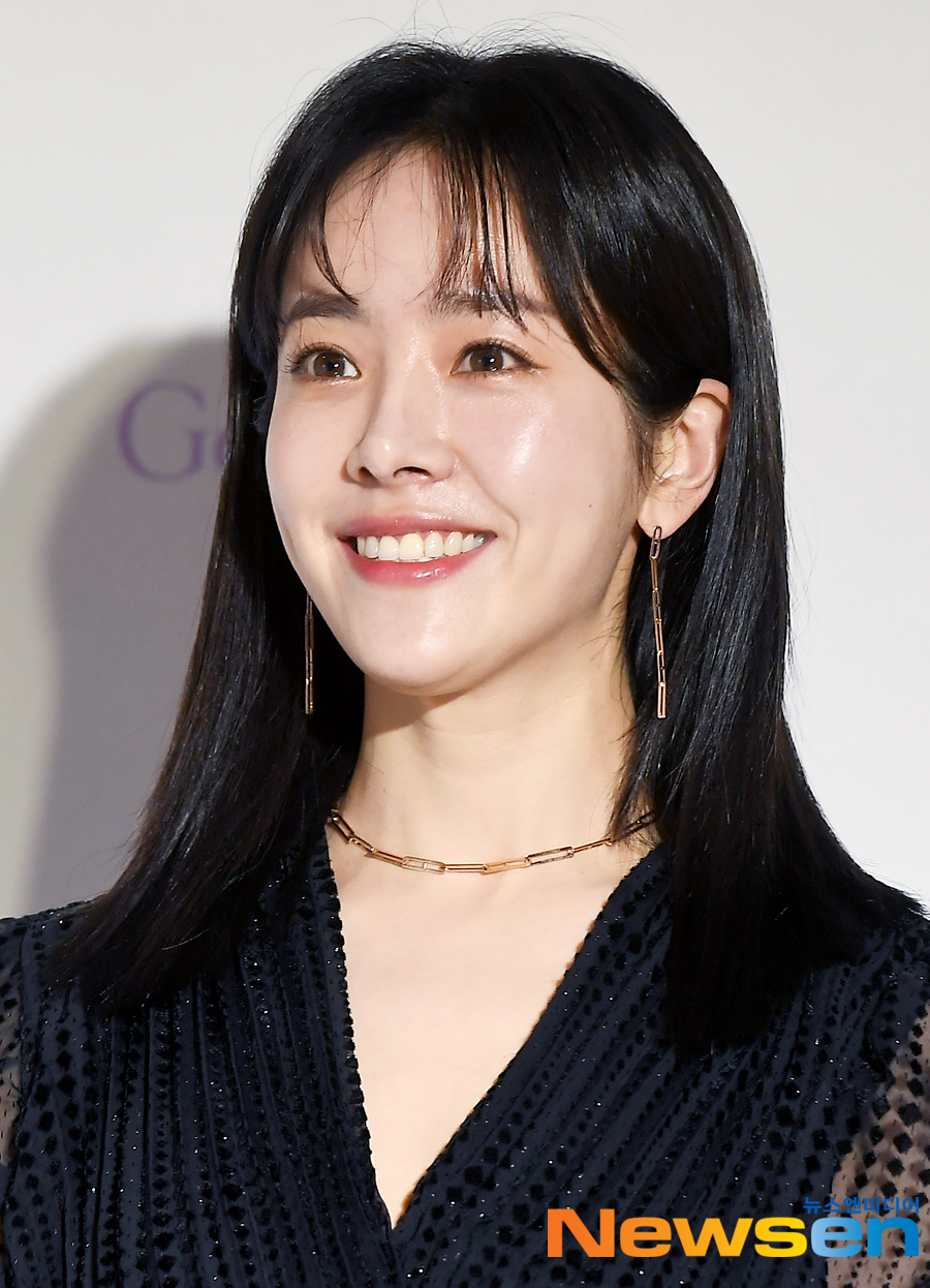 Actor Han Ji-min poses at the Golden Du Talk Concert Photo Call event held at CGV in Apgujeong, Gangnam-gu, Seoul on December 13th.Jung Yoo-jin