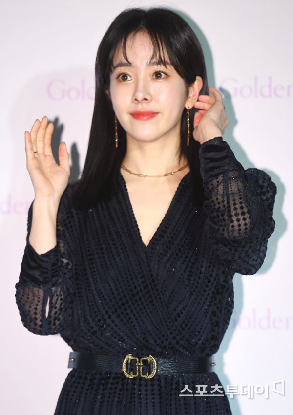 Actor Han Ji-min attends an event at the Gangnam District Sinsa-dong, Gangnam CGV Apgujeong on Thursday afternoon; December 13, 2019.13