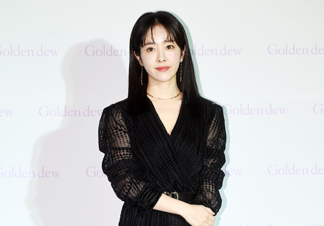 Actor Han Ji-min attended the Golden Duque Talk concert held at CGV in Apgujeong, Gangnam-gu, Seoul on the afternoon of the 13th.golden dew talk concert