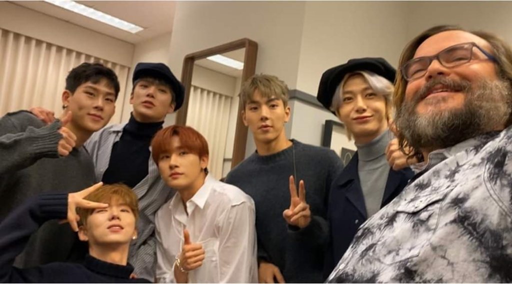 Seoul=) Boygroup Monstar X announced on Wednesday that United States of Americas ABC channel morning talk show Live!After finishing her appearance on Weed Kelly & Ryan, she is taking a commemorative photo with Hollywood comedy actor Jack. December 13, 2019.