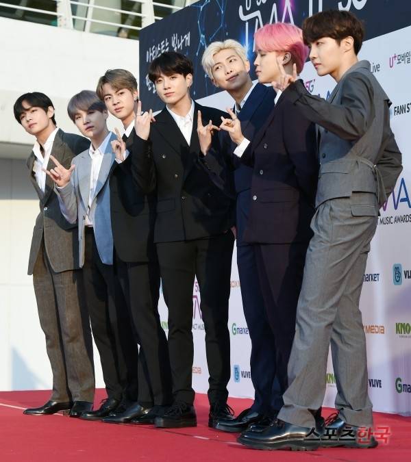 Group BTS topped the Boy Groups brand reputation in December 2019.The Korean company RAND Corporation measured 62,828,691 Boy Group brand Big Data from December 12th, 2019 to December 13th, 2019, and measured the participation JiSooooo, Media JiSooooo, Communication JiSooooo, and CommunityJiSooooo in the boy group brand through consumer behavior analysis.Compared to the last November brand Big Data 62,828,691, it decreased by 5.63%.Brand reputation JiSooooo is an indicator created by brand Big Data analysis by finding out that consumers online habits have a great impact on brand consumption.The analysis of the Boy Group brand reputation can measure the positive evaluation of the Boy Group, media interest, and consumers interest and communication.The brand monitor analysis of 100 brand reputation editors was also included.The 30th place in the Boy Group brand reputation in December 2019 is BTS, EXO, Astro, Seventeen, WINNER, New East, CIX, Golden Child, Tomorrow By Together, NCT, GodSeven, Big Bang, Bix, Super Junior, MonsterX, Bigton, StLay Kids, Infinite, Hotshot, Shiny, AB 6IX, The Boys, Blockbee, 2PM, SF9, BTOB, Pentagon, Myth, Limitless, TVXQ were analyzed in order.1st, BTS (RM, Sugar, Jin, Jhop, Jimin, Bu, and Jungkuk) brands became participatory JiSooooo 2,357,728 MediaJiSooooo 2,941,024 Communication JiSooooo 3,429,644 CommunityJiSooooo 3,454,640, brand reputation JiSooooo 12,183, It was analyzed as 036.Compared to the last November brand reputation JiSooooo 19,549,515, it fell 37.68%.2nd place, EXO (Support, Chanyeol, Kai, Dio, Baekhyun, Sehun, Siumin, Lay, Chen, Tao, Luhan, Chris) brands participated in JiSooooo 816,288 MediaJiSooooo 2,152,704 Communication JiSooooo 2,065,825 CommunityJiSooooo 2,213,982 As a result, it was analyzed as JiSooooo 7,248,798.Compared to the last November brand reputation JiSoooo 4,322,578, it rose 67.70%.Third, Astro (MJ, Jinjin, Cha Eun-woo, Moon Bin, Laki, and Yoon San-ha) brand was analyzed as JiSooooo 3,346,232 with participation JiSooooo 201,168 media JiSooooo 1,502,720 communication JiSooooo 366,136 CommunityJiSooooo 1,276,208 ...Compared to the last November brand reputation JiSoooo 1,348,760, it rose 148.10%.4th, Seventeen (Escues, Jeonghan, Joshua, Jun, Hosi, Wonwoo, Uji, Dogyeom, Mingyu, Diet, Seungwan, Vernon, Dino) brands become JiSooooo 407,528 MediaJiSooooo 976,128 Communication JiSooooo 584,294 CommunityJiSooooo 327,102 Brand reputation JiSooooo 2,295,052 was analyzed.Compared to last years November brand reputation, JiSooooo rose 48.05%.5th place, WINNER (Kim Jin-woo, Lee Seung-hoon, Song Min-ho, and Kang Seung-yoon) brand was analyzed as JiSooooo 104,016 Media JiSooooo 748,032 Communication JiSooooo 513,346 CommunityJiSooooo 475,928 and brand reputation JiSooooo 1,841,322.Compared to the last November brand reputation JiSoooo 1,588,580, it rose 15.91%.The Boy Group brand reputation in December 2019 Big Data analysis shows that the BTS brand ranked first.The Boy Group brand category decreased 5.63% compared to the previous November brand Big Data 62,828,691.According to the Cebu City analysis, brand consumption fell 3.91%, brand issues rose 13.33%, brand communication fell 22.01%, and brand spread fell 16.04%. The BTS brand, which ranked first in the Big Data analysis in December 2019, was highly analyzed in the link analysis as Thank you, greeting, and winning. In keyword analysis, MAMA, litigation, JTBC was analyzed high; in positive ratio analysis, positive ratio was 64.82%.According to the BTS brand Cebu City analysis, brand consumption fell 23.95%, brand issues fell 18.78%, brand communication fell 50.64%, and brand spread fell 41.24%. 