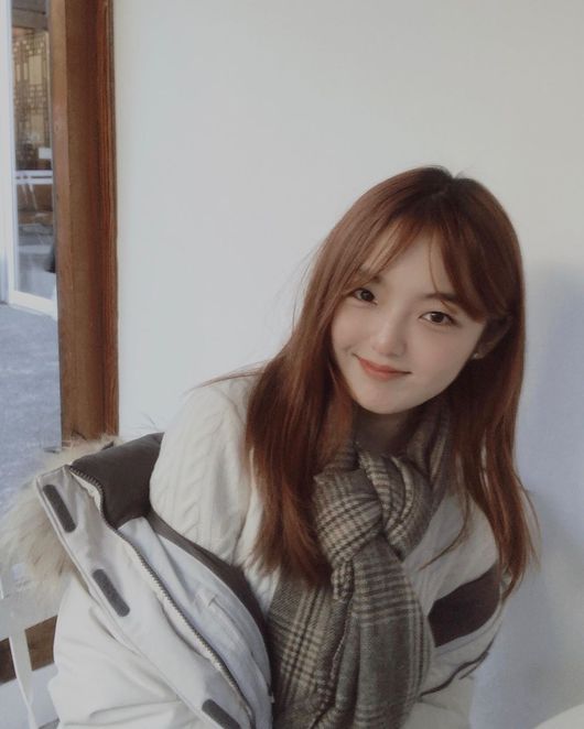 Actor Seo Shin-ae showed off her neat charm ahead of ChristmasOn the 15th, Seo Shin-ae posted several photos on his Instagram with the article Now I am ready for Christmas.The photo shows Seo Shin-ae, who is taking pictures at a place that looks like a cafe, and is impressive with its simple and neat charm with natural makeup and hairstyle.Meanwhile, Seo Shin-ae made a deep impression through various dramas and movies after debuting to a CF in 2004.