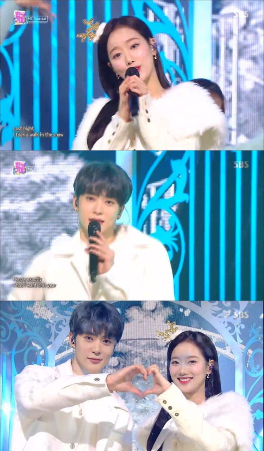 Singer IU won the triple The Crown for the third consecutive week of Inkigayo.On SBS Inkigayo broadcast on the 15th, IU ranked first in the third week of December.In the third week of December, IU Blueming, EXO Option and MAMAMOO Hip were named as the top candidates in Inkigayo.Attention has been focused on the IU, which is aiming for Triple The Crown, and EXO, which is raising its momentum after its comeback, and MAMAMOO, which showed its potential to be ranked number one in the music broadcasting program after the end of its activities.On the day of the show, J. Y. Park, the best other, set up a comeback stage.J. Y. Park introduced the new song Sea Fever (FEVER), saying, I am working as an idol. After the introduction, The fans are working as idols because they love like idols.As it is the last broadcast of this activity, I will show you the stage of a new accompaniment that will be done at the concert. J. Y. Park, who returned to Sea Fever, which features trendy sound and hot choreography, has a perfect performance and has a name of J. Y. Park.Stray Kids also set up a comeback stage, with the title song Wind, which Scray Kids released on the 9th, a new mini album, Cle: Levanter.It captivated the attention with various performances and perfect breathing such as dancing that stands out in colorful sword dance.There is also a special stage for Naeun and Reproduction, who is in charge of Inkigayo MC.As a surprise gift prepared for fans ahead of Christmas, the two raised the Christmas atmosphere with the duet stage of My Only Wish.On the other hand, Inkigayo appeared on the day Golden Child, Nature, New Kid, Limitless, Park Ji Hoon, Bandit, Sejung, Stray Kids, MCND, One-on-One of Olive, Ollie, Space Girl, 1TEAM, Wiinder Zone, Lee Jun Young and Lim Ji Min.