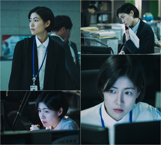 Actor Shim Eun-kyung returns to the CRT in six yearsTVNs new tree drama Money game, which is scheduled to be broadcasted in January, unveiled the first shooting Steel Series of Actor Shim Eun-kyung on the 16th.Money game is the story of people who want to change the world with justice and belief against the huge conspiracy over the bankruptcy of the bank in which the government stake was put in 2020, which faced the IMF crisis once again.Actor Ko Soo, Lee Sung-min and Shim Eun-kyung are in line to expect the birth of Drama to open the door in 2020.Shim Eun-kyung played the role of Lee Hye-joon, a soil spoon and a new cleric with a sense of justice, who came to public office with no money or effort.Inside the released SteelSeries is a picture of Shim Eun-kyung, who transformed perfectly into a new clerk.Shim Eun-kyungs eyes are full of guns, looking at the monitor, despite sitting alone in a turned-off office and eating at a convenience store Kimbap.Therefore, expectations are amplified by the performance of Shim Eun-kyung, who will show a confident and confident young bureaucrat in Money game.In addition, the intense suction force felt in a light and restrained expression reveals the smoke of Shim Eun-kyung, which makes it possible to see why he is considered to be the representative of the 20s.So the question of what synergy Shim Eun-kyung will create with Lee Sung-min, the representative actor of each generation, rises vertically.Shim Eun-kyung said, I am glad to be featured in a meaningful work that discusses the Korean economy.I feel a lot of difficulties when I express it as acting as it is a deep work, but every time I complete a scene, I feel like I am growing up like Lee Hye-joon, he said. Actor, all the staff are making a sweaty and sweaty drama, so I would like to ask for a lot of expectations for Money game, which will air in January 2019.