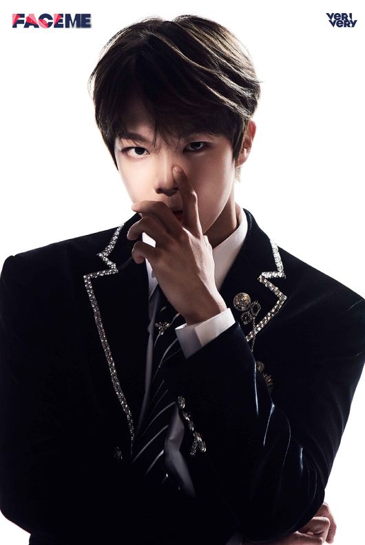 The characters Teaser and The Official Chart Photo of the group Verivery Leader Dongheon were released.Veriverys agency, Jellyfish Entertainment, posted its third mini-album FACE MEs first runner, Leader Dongheons personal characters Teaser and The Official Chart Photo, from 0:00 today (16th).Dongheon in the public video shows performance with his own feeling in the practice room.It is a short video, but it captures the attention of those who show grooved and powerful performance at once.The Official Chart Photo, which was released after the character Teaser, also contains a picture of Dongheon in uniform.In the close-up figure, the perfect visual was further highlighted with intense eyes and sleek jaw lines.In particular, Dongheon showed intensity and chic at the same time through The Official Chart Photo, and it gave out the charisma of Leader, raising the expectation of the album to be released in the future.Verivery, who is about to come back with his third mini album FACE ME on the 7th, will work with the first story of FACE it which means Lets face your own face and move on.FACE ME has unlimited possibilities, but it contains the process of admitting and loving oneself to the hurt youth in alienation and disconnection.Verivery, who has produced DIY videos as well as videos of their stories since his debut, and has shown the identity of the group with creative communication stones with fans, will show a more growing spectrum through this album.On the other hand, Verivery will release its third mini album FACE ME on January 7 and will perform its full-scale activities.Jellyfish Entertainment Provides