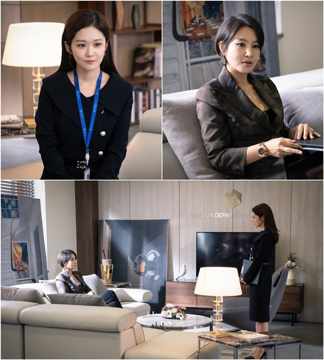 VIP Jang Na-ra, Park Ji-Young raise tension with meaningful heart Large.Jang Na-ra and Park Ji-Young were the daughters of Na Jung-sun and Sungwoon Department Store, who became angry with the uncontrollable betrayal as they faced shocking truths after receiving unexpected anonymous letters from SBS drama VIP (playplaywright Cha Hae-won and director Lee Jung-rim), respectively, and played Ha Tae-young, who was recognized for his ability outside and was appointed as the president and caused a new change of perception.Above all, in the last broadcast, Na Jeong-sun was confused when he heard from Lee Myung-eun (Jeon Hye-jin) that Park Sung-joon (Lee Sang-yoon) and Vice President (Park Sung-geun) were not usually sticky.Ha Tae-young, who was appointed as president, learned about the relationship between Park Sung-joon and Onyuri (Pyo Ye-jin) while grasping the overall situation of the company, but he predicted that a windy wind would blow inside the nebula department store by suggesting Park Sung-joon, who is close to Vice President,Steele, which shows Jang Na-ra Park Ji-Young having his first meeting with a tense tension, was unveiled on the 16th.This is the scene in which Na Jung-sun is heading to the presidents office with a questionable file. Na Jung-sun shows a consistent smile and attitude that is unwavering even in the changeable reaction of Ha Tae-young,On the other hand, Ha Tae-young makes a smile that does not know the meaning, and admires him as if he likes it while looking at Najeongseon.Attention is being paid to the broadcast on the day when the meeting between the two women will be drawn, as what will be the card of the spleen that Na Jung-sun, who is practicing Eyes on Eyes, handed to Ha Tae-young due to the black painting to hell.Jang Na-ra and Park Ji-Young completed the scene with the performance of the official record even though they were the first breath, the production team said. While everyone in the company noticed the private scandal, please watch what kind of reversal will be brought to the company as a whole.It airs every Monday and Tuesday at 10 p.m.