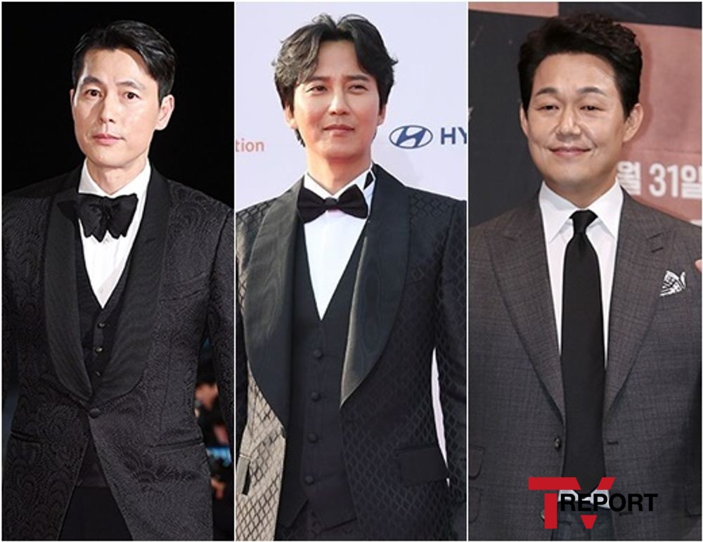 Actors Kim Nam-gil and Park Sung-woong are considering their debut film.Kim Nam-gil and Park Sung-woong, a member of CJS Entertainment, said on the 16th, We are positively reviewing the appearance of Guardian, which Jung Woo-sung first directed.Protection is an action film depicting a mans desperate struggle to protect the last one.Jung Woo-sung, who has announced his debut several times, has been holding a Guardian megaphone after a long preparation.The Guardian will be paid by ace makers such as transformation and no harm. The company will crank in the first half of next year.