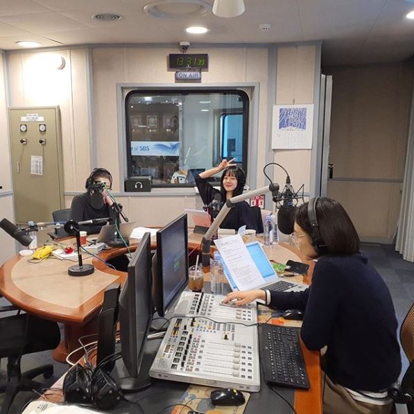Actor Im Soo-jung celebrated Dailymotion Sams Club three-year anniversary.Im Soo-jung posted a picture on his 16th day with an article entitled Thank you for three-year anniversary on his instagram, I finished recording 100 times of the film Sams Club: ).In the open photo, Im Soo-jung is smiling at the camera in the radio booth by making a V with his fingers.In the news of Dailymotion Sams Club three-year anniversary, the netizens conveyed a message of congratulations through comments such as I sincerely congratulate you ~ and I have suffered to meet 100 times all.On the other hand, TVN drama Enter the search word WWW starring Im Soo-jung ended on July 25th.Photo: Im Soo-jung SNS