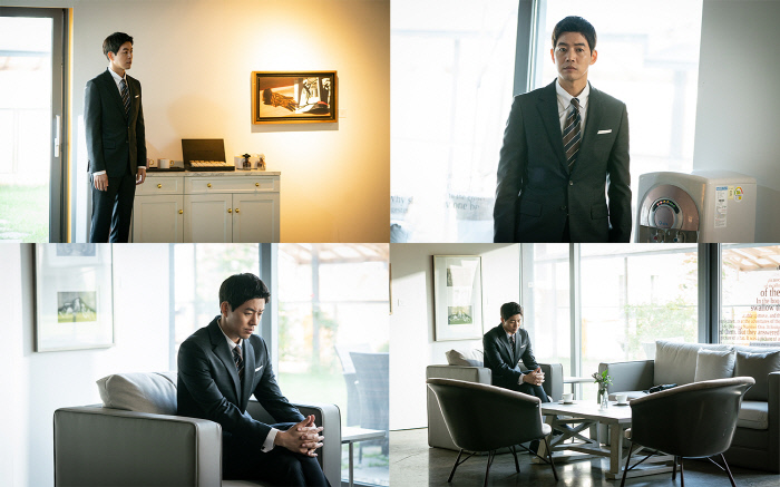SteelSeries featuring VIP Lee Sang-yoon has been unveiled.SteelSeries featuring Lee Sang-yoon, who is playing as Park Sung-joon in SBS Mon-Tue drama VIP (playplayplayed by Car to Park/directed by Lee Jung-rim), are revealed, which stimulates the curiosity of viewers.With Park Sung-joons attention on his choice to come down as the internal relationship between Na Jung-sun (Jang Na-ra) and Onyuri (Pyo Ye-jin) in an uneasy relationship is revealed, this Steel Series, which contains a worried Sight toward someone, further doubles the curiosity about the broadcast tonight.Lee Sang-yoon in the open SteelSeries sits in a strange office, looking at the ground without worrying and worrying.His hesitation as if he could not get close to someone here, adding to his curiosity about his opponent, attracts the attention of the viewers.As the show continues to rise, both viewership and topics are rising, and the interest and expectation of viewers will increase as Park Sung-joon ends the drama.On the other hand, SBS Mon-Tue drama VIP is broadcast every Monday and Tuesday at 10:00 pm.
