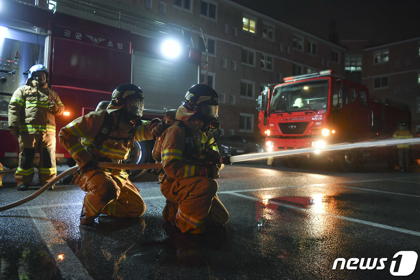 공군제17전투비행단(소방구조중대) 이미지