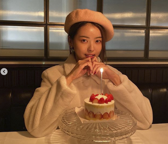 I.O.I Lim Na-young has had a generous celebration by Jeon So-mi for his birthday.Lim Na-young posted a picture on Instagram on Wednesday in commemoration of his birthday, in which he is lovingly gazing at the candles lit on a mini strawberry cake.Even though it is a non-active period, it shows off its upright purity.When Lim Na-young posted a message of HAPPY BIRTHDAY and said, Jeon So-mi left a comment and heart emoticon saying ISHHO BURRRDAYYYY .Fans who saw Lim Na-youngs candle-drawing photo of the birthday cake are also reacting with a furious congratulations.The two worked together as I.O.I. through Mnet Produce 101.Jeon So-mi, Kim Se-jung, Choi Yoo-jung, Kim Cheong-ha, Kim So-hye, Ju-kyung, Chung Chae-yeon, Kim Do-yeon, Kang Mi-na, Lim Na-young and Yoo Jung-jung.After the end of the activity on January 29, 2017, I.O.I members are actively working as girl groups and solo.Lim Na-young was a freesteen, and Jeon So-mi was a soloist.SNS