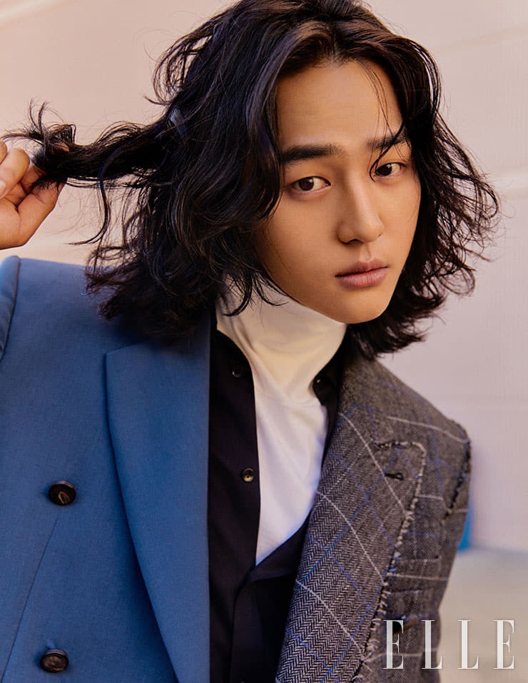 The January issue of Elle, which shows the charming appearance of Actor Yang Se-jong, was released.Yang Se-jong, who showed a bold acting transformation in the recently concluded JTBC My Europe as a warrior.In Hawaii, where he left with fashion magazine Elle, Yang Se-jong moved to various places despite the hot weather and actively showed various poses and eyes.Especially, the long hair that I raised for the drama was used as it is, and the more masculine and fascinating picture was completed.In the interview, I was able to confirm the behind-the-scenes story about My Europe and the passion for Yang Se-jongs Acting.Asked about my feelings after my Europe, he said, It is a work that has brought me a very happy experience. I want to explain it more, but I have no way to explain this feeling I feel yet.It is clear that it is a work that gave a lot of teaching to human Yang Se-jong, not just as an actor. Asked about his difficult experience by Acting a multi-faceted character, he said, Of course, if you say it was not hard, it would be a lie, but what was really good was that the people who were together were so good.Our family, (Woo) Dohwan, (Kim) Seolhyun, Jang Hyuk, and Gui Sang. ... They are all good people.I was happy to see my brothers when I was shooting, and I was happy to get together like a real family. More photos and interviews by Yang Se-jong can be found in the January issue of Elle (published around December 20) and on its website.