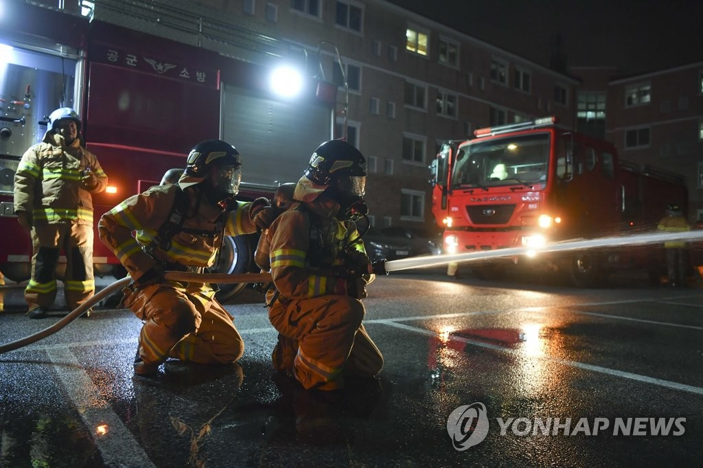 공군제17전투비행단(소방구조중대) 이미지