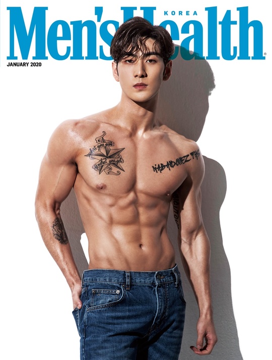 Members of the group NUEST (JR, Aaron, Baekho, Min Hyon, and Ren) boasted a luxury Bodie line.Baekho decorated the cover of the January issue of Mens Health, a life-fit style magazine, and caught the attention by emitting a deep masculine beauty through the picture.In the photo released on December 19, Baekho is showing off her deadly charm with a solid Ashley Cole abs and a perfect Bodie line that seems to be made of sculpture.It has a distinctive features and muscular body that makes it impossible to take off its eyes with its unique soft charisma.In addition, Baekho showed sexy charm by revealing his comfortable shoulders and clear arm muscles in his comfortable top, and completed a clean styling with white knit and jeans, doubling his warm sensibility.In addition, it made people who created a romantic atmosphere with a sensual pose.In an interview with the photo shoot, it is said that Baekho has told a frank story about his thoughts on the recent NUEST mini 7th album, music, and exercise.Above all, this picture is special because Baekho once again decorated the cover following the November 2018 issue of Mens Health.Baekho, who is paying attention to health care with his usual steady exercise, is the back door that he showed off the perfect visuals that have been constantly displayed and inspired the field staff.The various aspects of Baekho, where strength and soft charm coexist, can be seen in the January issue of Mens Health.emigration site