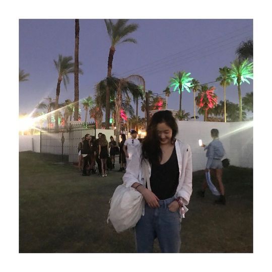 Actor Kim Go-eun reveals welcome current statusKim Go-eun posted a photo on her Instagram page on December 19.Inside the picture was Kim Go-eun in a white shirt and blue jeans, who smiles with his head down.Kim Go-euns chic yet lovely atmosphere catches the eye.The fans who responded to the photos responded such as It is so beautiful, It is more beautiful, Lets know the secret of beauty together.delay stock