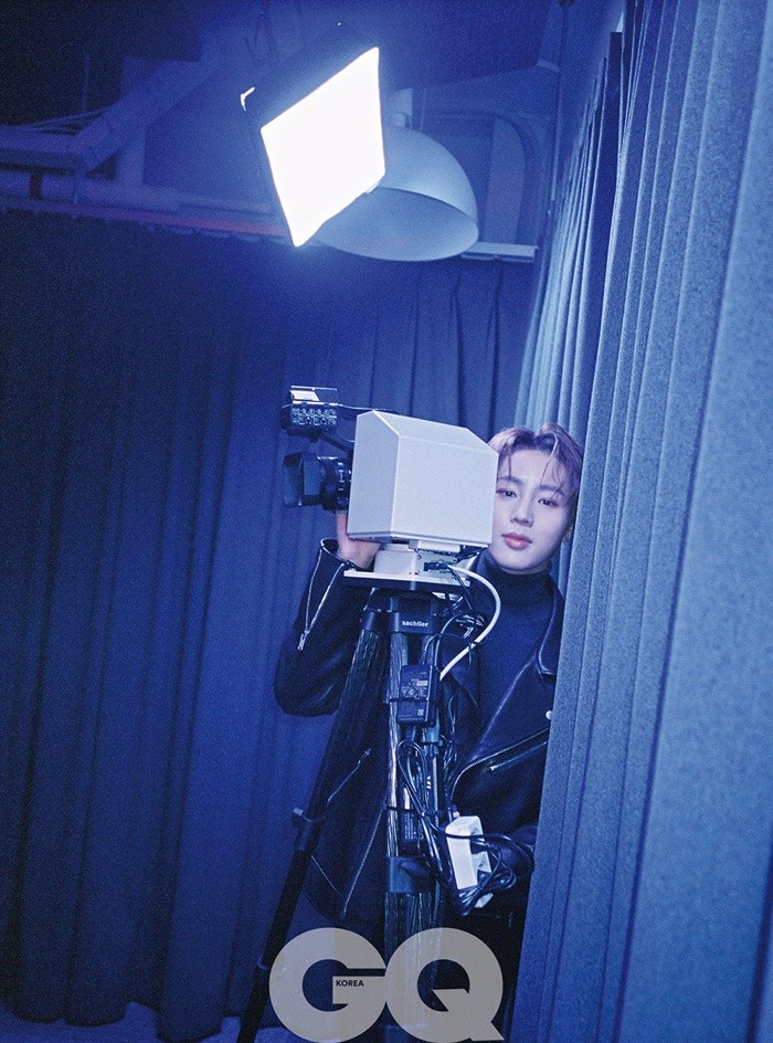Singer Ha Sung-woon completed the pictorial with Idol, which is suitable for the late night.The January issue of Jikyu Korea, which was released on the 19th day, featured a picture of Ha Sung-woon.The filming took place at Studios of Naver NOW audio show Idol, which is hosted by Ha Sung-woon.In the open photo, Ha Sung-woon showed a pose and eyes with deep emotions with relaxed Feelings.Ha Sung-woon expressed his affection for the late-night Idol, saying, Every night I went on and felt like I had Feelings. I just enjoyed the time I came to Studios.This year, Ive made about 90 percent of what I want, said Ha Sung-woon.I was aiming to do my solo career and communicate more with my fans, but I had a lot of opportunities to show me and tell my story. 
