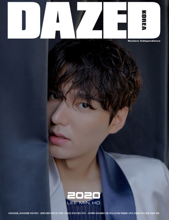 Lee Min-ho announced the start of 2020 year YEAR year year with a more mature charm.Lee Min-ho decorated the cover of the January issue of fashion magazine Daised and showed a harder aspect through the picture.Lee Min-ho in the public photo shows a more mature style with a dandy and neat style.Along with the high fashion brand Dior Man, it has a graceful and trendy cover, as well as photos of various charms along with sensual brands such as Fendi Man, Perrier, Ier Lore, Marcato and Dior Pur.The picture, which was shot in Bali, will be posted on 38 pages.In an interview after shooting the picture, Lee Min-ho said, If there was impatience or fierceness in the first act, it seems a little different now.Do not lose your spare time, do your best at the moment and enjoy it. Lee Min-ho added, A little more mature, mature, and skillful.Lee Min-hos mature and hard-line charm, which is about to be the second act of Actors life, can be seen in the January issue of Daised.Lee Min-ho will return to the Emperor in 2020 year YEAR year year through Kim Eun-sooks The King: An Eternal Monarch.Photo: Daysd