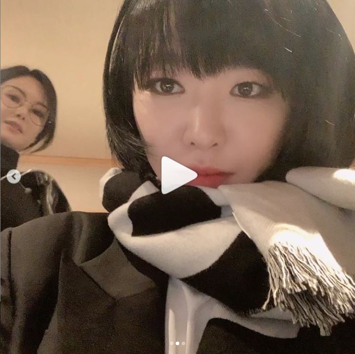 Gain of the group Brown Eyed Girls told the daily routine.Gain posted several photos on her Instagram account on Tuesday.In the open photo, Gain stares at the camera with a warm muffler, Gains signature, single-haired hair, and full-bang style bangs add to the cuteness.In addition, in the last video posted, you can see the appearance of member Miryo, adding to the warmth.Meanwhile, Brown Eyed Girls made a comeback with the album RE_vive last October.Photo = Gain SNS