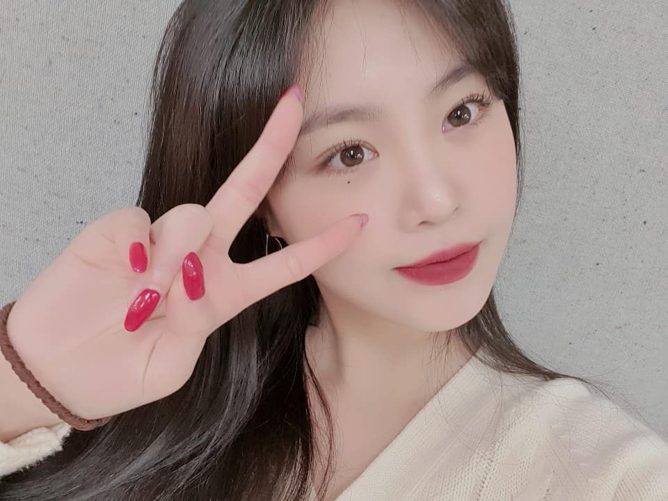 Woman) Soo-jin of I-DLE reported on the latest.Soo-jin released several selfie photos on the Instagram of (G)I-DLE on the 20th, along with an article entitled #Soo-jin Analhash Neverland.Neverland is the name of a fan club in (G)I-DLE.In the public photos, you can see the fashion sense and aspect of Soo-jin, which is colorful from the ordinary appearance of Soo-jin to the colorful appearance before going to the stage.Fans are happy with Soo-jins storm update(G) I-DLE recently appeared on Mnet Queendom.Photo = (G) I-DLE SNS