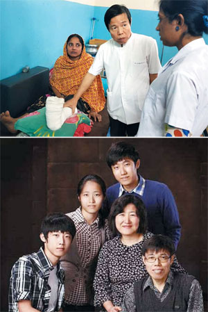 이석로 원장이 방글라데시 코람톨라병원에서 환자를 진료하고 있다. 아래는 가족사진. 아내 김진영씨는 빈민가에서 무료 유치원을 운영한다. /이석로 제공