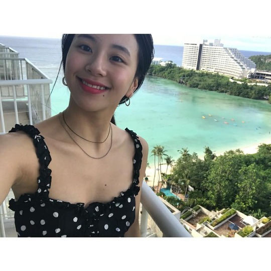 Group TWICE members Chaeyoung and Sana boasted fairy-like beauty.Chaeyoung posted a picture on December 22 on the official Instagram of TWICE with the article Successful 15 self-success ... Huw.Inside the picture was a picture of Chaeyoung facing Sana, who smiles at the camera.The fresh beauty and cheerful atmosphere of the two captures the attention.delay stock