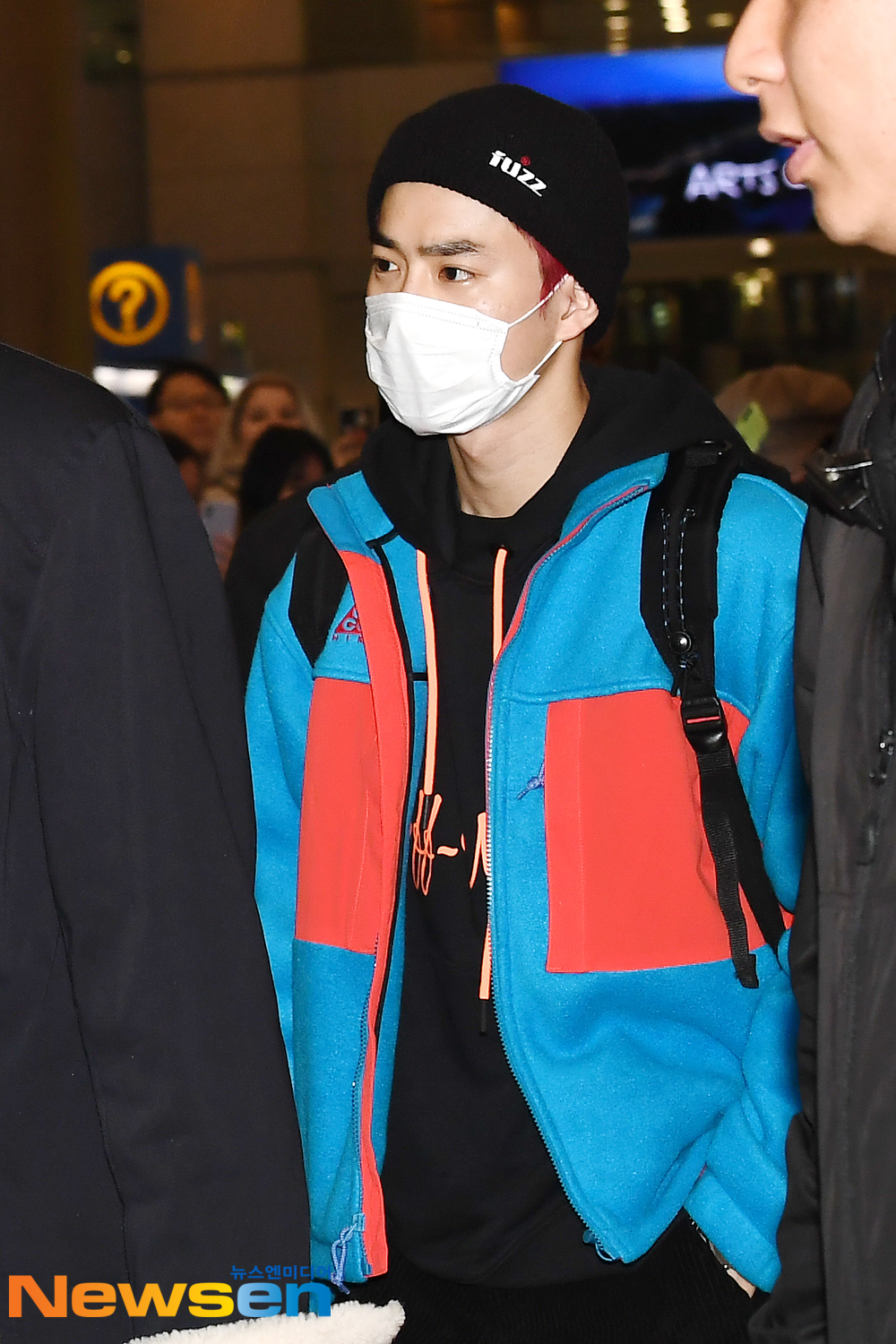 EXO members Suho, Chan Yeol, Kai, Baekhyun, Sehun and Chen arrived at the Incheon International Airport in Unseo-dong, Jung-gu, Incheon on the afternoon of December 23 after completing the EXO PLANET #5 - EXpLOration - In Japan schedule.EXO (EXO) member Suho is entering Japan.exponential earthquake