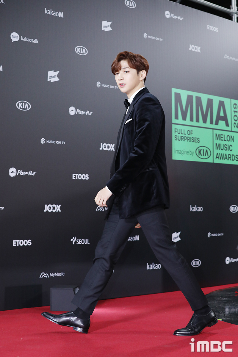 <p>Singer Kang Daniel, actor Lee Seung-gi, Park Bo-gum this Doctor Who Eveand want to send together a Star 1 up.</p><p>The last 11 25 12 22 up to the Internet for mathematics education companies 9,058 people, as the polls progress, the result of Doctor Who Eveand want to send together is Star 1 for Kang Daniel(4,026 people, 44. 4%)was named.</p><p>Kang, Daniel to Lee Seung-gi(2,916 persons, 32. 2%)is ranked 2nd and Park Bo-gum(1,619 persons, 17. 9%), shared(216 persons, 2. 4%)with respectively 3, 4 ranked.</p><p>Pulled Kang Daniel 2017 Mnet production 101 Season 2 emissions for the Project Group, Warner of member of the National Centerand large gained popularity. Since this year, 7 November in Kang Daniel is a long blank and the album color on me (color temperature meter)on a successful solo debut.</p><p>iMBC this video | photo iMBC</p>