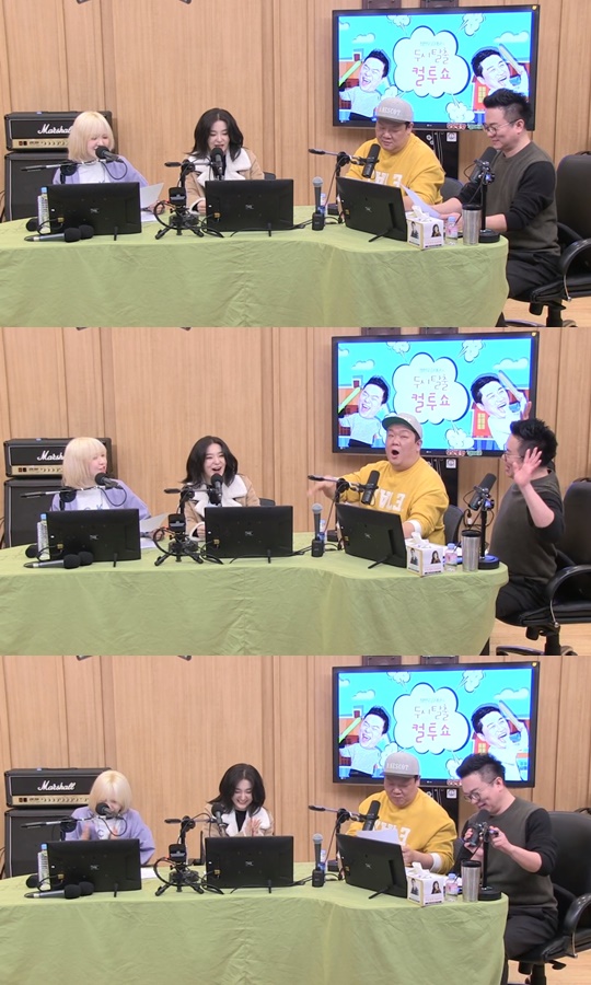 Group Red Velvet member Seulgi has revealed he shot actor Park Bo-gum and Coca-Cola AD.Red Velvet Wendy and Seulgi appeared as guests on SBS Power FM Doosh Escape Cult show broadcast on December 24.DJ Kim Tae-gyun asked Seulgi, Did you recently take a Coca-Cola AD with Mr. Park Bo-gum? Seulgi said, Thats right.I took a picture of Mr Park Bo-gum and Coca-Cola AD; I can see it on Jan.The AD concept was a concept of partying with friends, it was so cold because it was outdoor shooting, recalled Seulgi, who added: Mr Park Bo-gum was very kind.delay stock