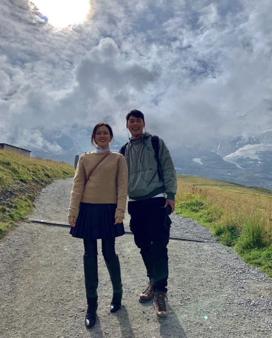 Actor Son Ye-jin has released a warm two-shot with Hyun Bin.On the afternoon of the 24th, Son Ye-jin posted a picture of his personal SNS with Hyun Bin.Son Ye-jin and Hyun Bin in the photo are side by side in Switzerland, one of the main backgrounds that appeared in The Unstoppable of Love.The pair are proud of their fantastic chemistry with a clear smile towards the camera.In particular, Son Ye-jin said, Mary Christmas. I am shooting today. Please send a happy Eve.On the other hand, Son Ye-jin and Hyun Bin are appearing on TVN Loves Unstoppable which started broadcasting on the 14th.