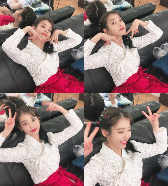 Singer and Actor IU delivers Christmas greetings at BangkokOn the 25th, IU released a picture on his instagram with an article entitled Merry Christmas in Bangkok.The photo showed the IU posing V in a waiting room and smiling brightly. The outstanding beauty of the IU in the improved hanbok caught the eye.Meanwhile, IU made a comeback as a singer after finishing TVN drama Hotel Deluna and went on an overseas tour following a national tour.After completing the domestic tour concert Love, Poem from November, IU performed at Bangkok on the 24th, Christmas Eve, following Taipei on December 1, Singapore on July 7, Manila on March 13, and Kuala Pumpur on the 21st.On the 28th, he will perform a concert in Jakarta.Photo: Instagram