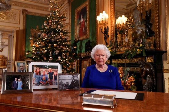 ▲BBC방송을 통해 성탄메시지를 전하고 있는 엘리자베스 2세 여왕. 여왕은 메시지를 통해 브렉시트를 둘러싼 영국의 분열에 대해 '화해'와 '화합'을 강조했다. [이미지출처=로이터연합뉴스]