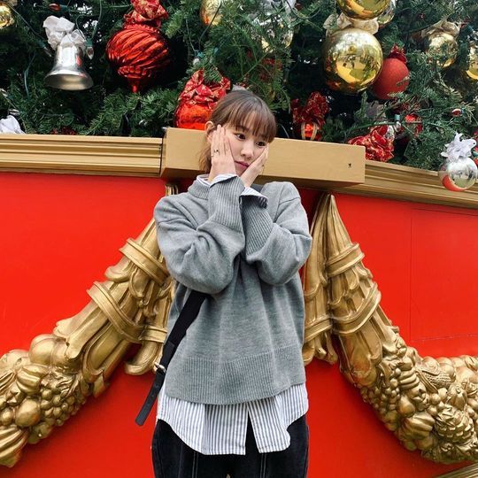 Singer Park Bo Ram has announced a welcome recent situation.Park Bo Ram posted a picture on his Instagram on December 26 with an article entitled This is Christmas.Inside the photo was a picture of Park Bo Ram posing calyx in front of Christmas Tree, with Park Bo Ram smiling brightly at the camera.Park Bo Rams slender V-line and refreshing beauty catch the eye.The fans who responded to the photos responded It is completely cute, I love you and It is so beautiful.delay stock