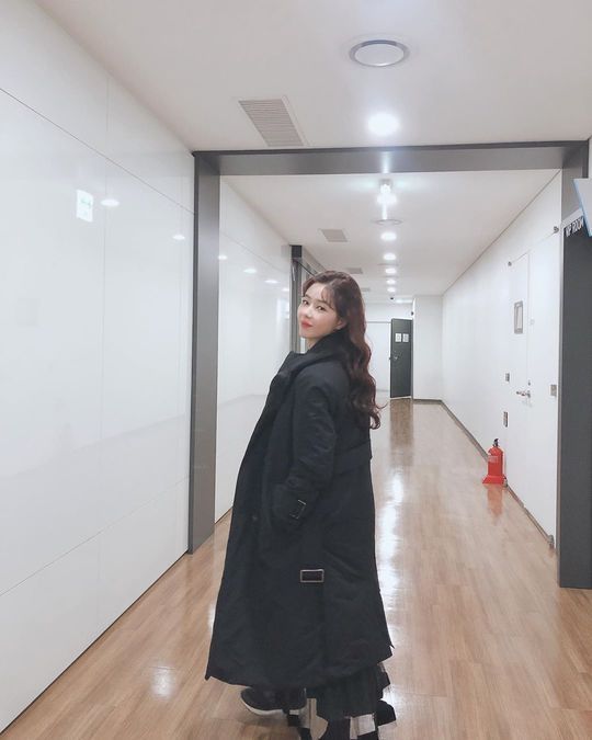 Actor Park Ha-na showed off her innocent beauty.Park Ha-na posted a picture on December 26 with an article entitled Cold ~ Achuachu in his instagram.Inside the picture was a picture of Park Ha-na wearing a long padding; Park Ha-na is smileling towards the camera.Park Ha-nas fadingly small face size and white-green skin without any blemishes catch the eye.The fans who responded to the photos responded such as I am a doll, It is so beautiful and I have flowers on my face.delay stock